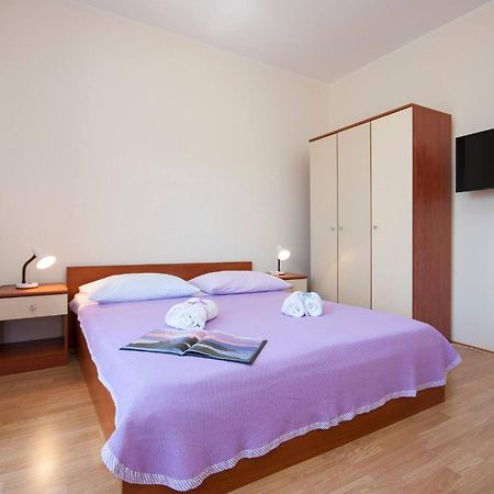 Family Apartments & Rooms Mikelin Primošten Esterno foto