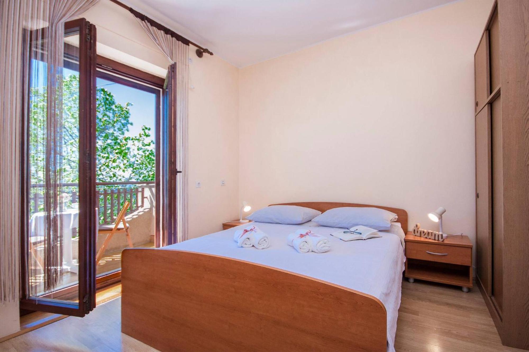 Family Apartments & Rooms Mikelin Primošten Esterno foto
