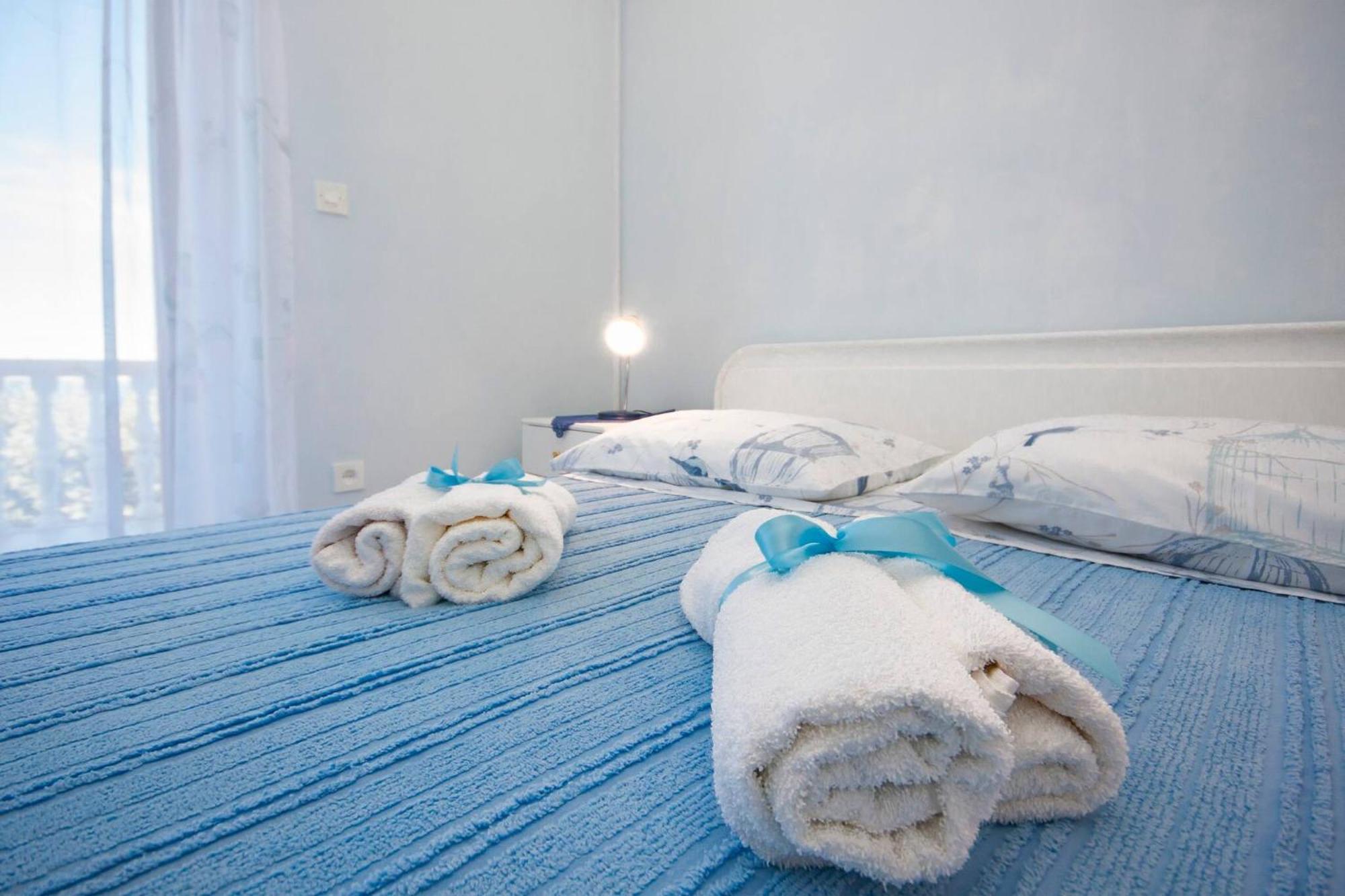 Family Apartments & Rooms Mikelin Primošten Esterno foto