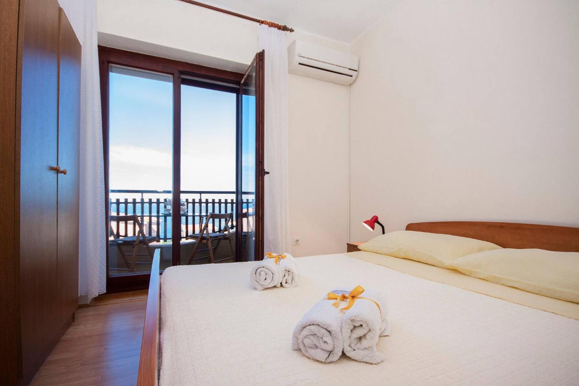 Family Apartments & Rooms Mikelin Primošten Esterno foto