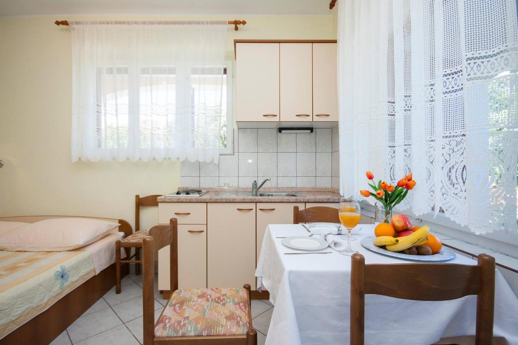 Family Apartments & Rooms Mikelin Primošten Esterno foto